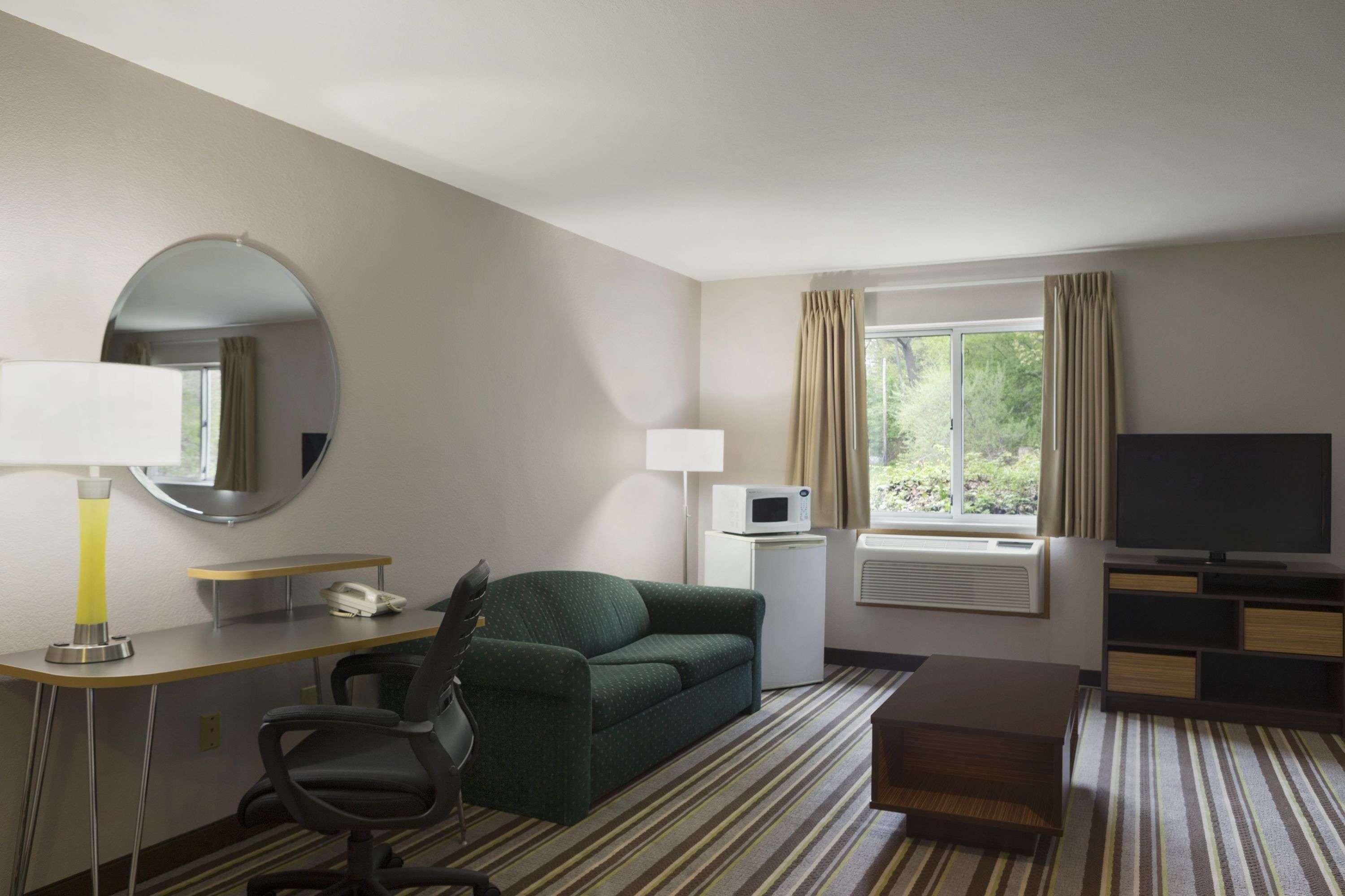 Super 8 By Wyndham Manistee Exterior foto